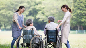介護度別に選ぶ老人ホーム｜要介護1～5で入れる施設の違いを解説
